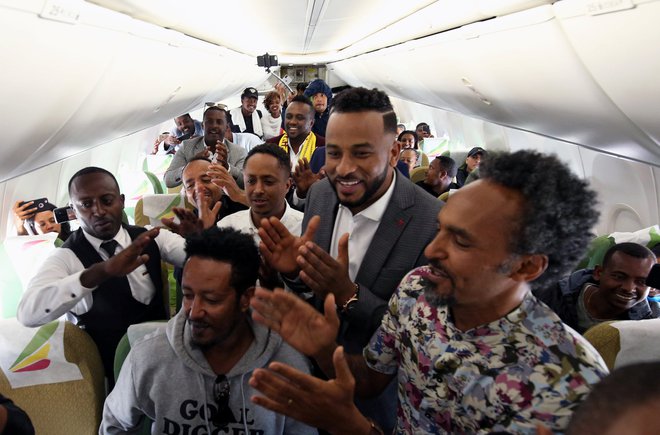 Prvo letalo je iz Adis Abebe proti Asmari poletelo v sredo. FOTO: Tiksa Negeri/Reuters