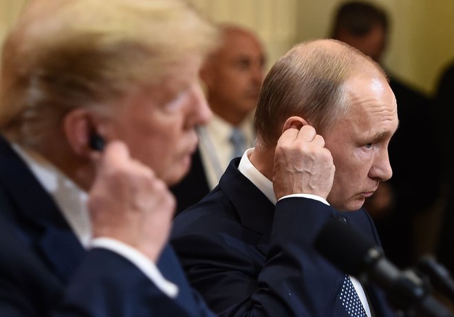 Srečanje predsednikov Donalda Trumpa in Vladimirja Putina v Helsinkih je bilo še bolj porazno, kot smo pričakovali. FOTO: Reuters
