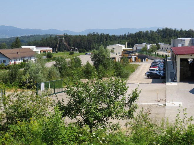 Del 113 hektarjev velikega območja tehnološko razvojno industrijskega središča (Tris) v Kanižarici. FOTO: Bojan Rajšek/Delo