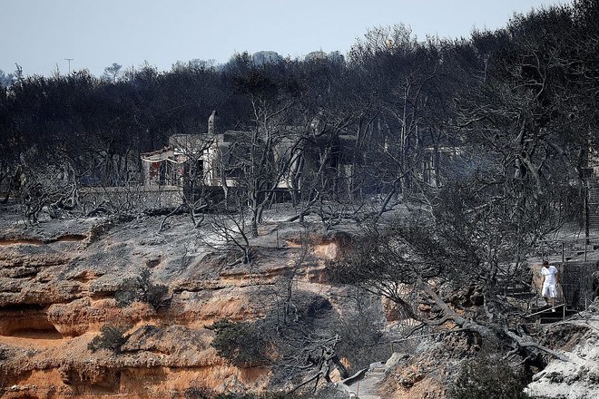 Uničenje, ki ga je za seboj pustil požar v Mati. FOTO: Alkis Konstantinidis/Reuters