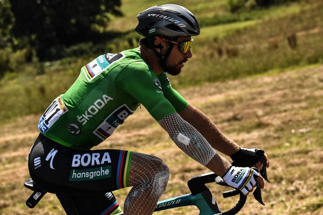 Peter Sagan je kljub poškodbam nadaljeval z dirko.