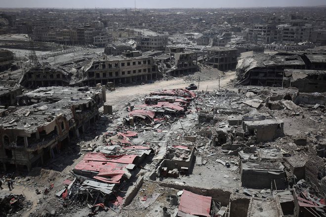Uničenje v zahodnem Mosulu. FOTO: AFP