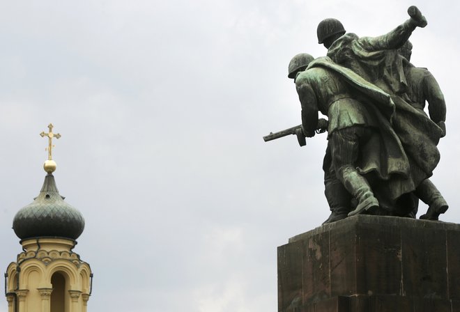 Spomenik borcem Rdeče armade, ki je v Varšavi stal še pred dobrimi desetimi leti.<br />
Foto Reuters