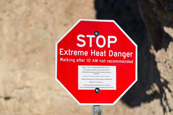 Upravljavci parka v Dolini smrti opozarjajo turiste na previdnost. FOTO: Shutterstock