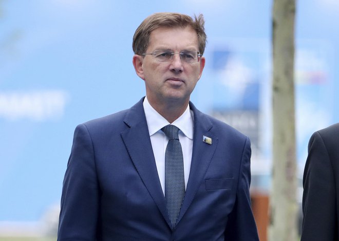 Miro Cerar je svet stranke SMC pisno seznanil s svojimi pridržki o oblikovanju manjšinske vlade. FOTO: Tatyana Zenkovich/AP