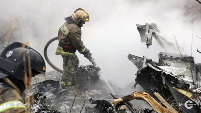 Na kraj nesreče so takoj prispeli ruski gasilci. FOTO: Ap