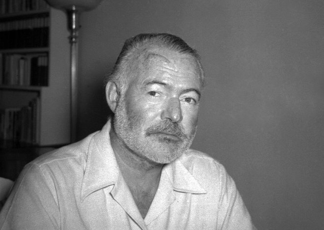 Ernest Hemingway (1899-1961) je s svojim jasnim slogom zaznamoval literaturo 20. stoletja. FOTO: AP