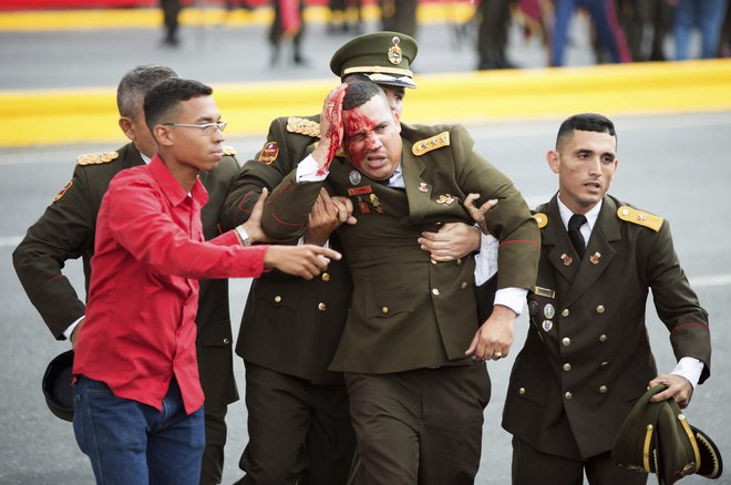 V incidentu je bilo po navedbah venezuelskih oblasti ranjenih sedem pripadnikov nacionalne garde. FOTO: Xinhua via AP