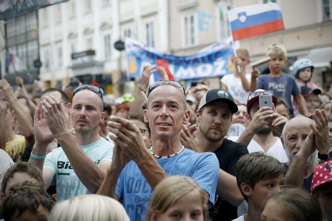 Primož Roglič je prvič začutil, kakšno kolesarsko evforijo je povzročil v domovini. FOTO: Blaž Samec/Delo