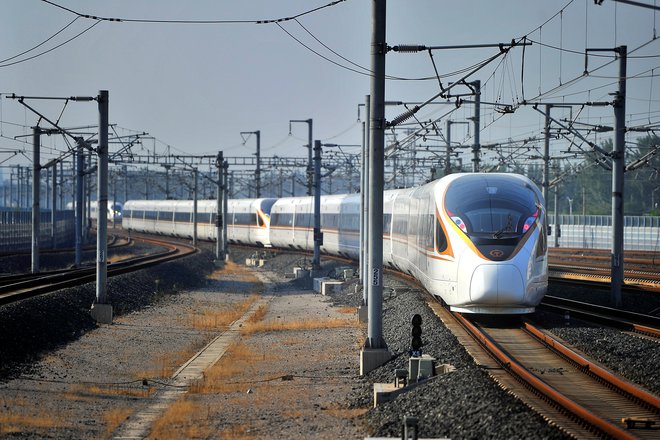 Bodo res čez dvanajst let, kot načrtujejo v Pekingu, kitajski hitri vlaki vozili do Tajvana po najdaljšem podmorskem predoru? FOTO: Reuters