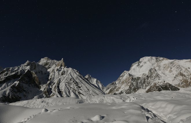 Trojici je uspelo osvojiti sveti gral alpinizma in brez dvoma zdaj največjo lovoriko v visokogorskem plezanju. FOTO: Wolfgang Rattay/Reuters