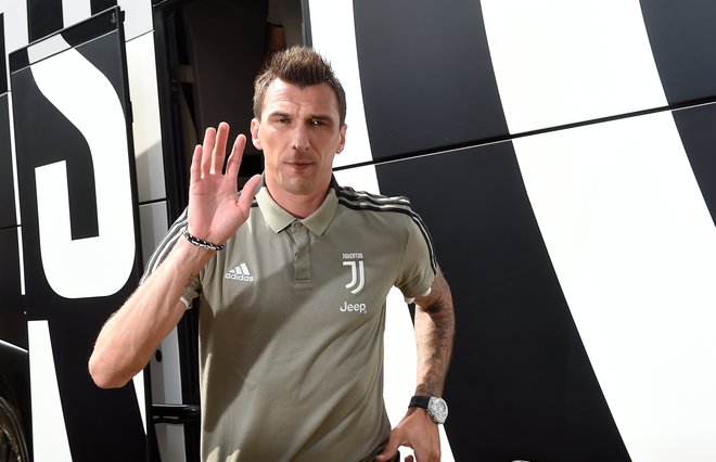 Mario Mandžukić se je čustveno poslovil od reprezentance. FOTO: Massimo Pinca/Reuters