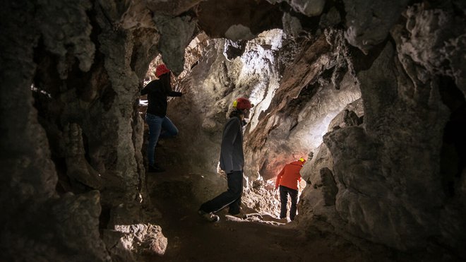 Jama pod Predjamskim gradom. Foto Arhiv Postojnske jame