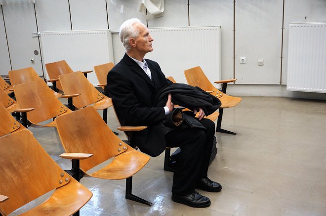 Nekdanji ekonom Nadškofije Maribor Mirko Krašovec na začetku ponovnega, že tretjega sojenjau v zadevi Dvorec Betnava februarja 2018 na celjskem sodišču. FOTO: Brane Piano