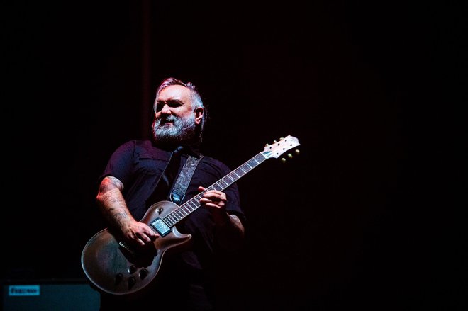 Boban Milunović je tudi kitarist skupine Stray Train. Foto Marko Alpner