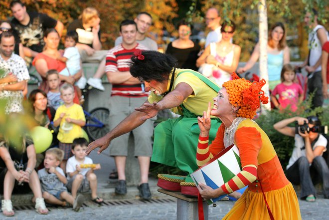 V Trnovem je spet prišel čas za ulično gledališko umetnost. Foto Matej Družnik