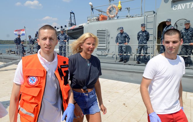 Kay Longstaff je na palubo odšla alkoholizirana, z nje pa naj skočila. FOTO: Reuters