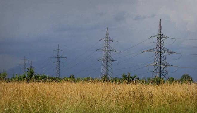 Cene elektrike je poganjalo navzgor vreme v Nemčiji in Franciji.&nbsp; FOTO: Jože Suhadolnik/Delo