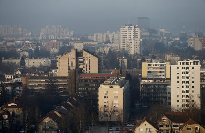 Lastništvo stanovanj je precej razdrobljeno, večina lastnikov ima po eno stanovanje. FOTO Blaž Samec/Delo