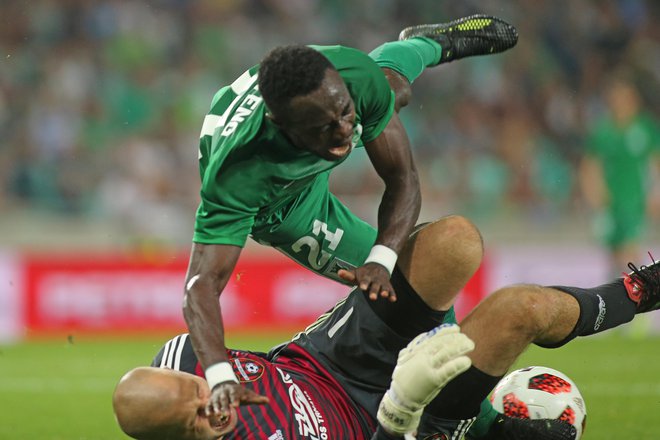 Kingsley Boateng je bil v finiša tekme proti Spartaku največji osmoljenec, saj je zapravil tri velike priložnosti. Foto Tomi Lombar/Delo