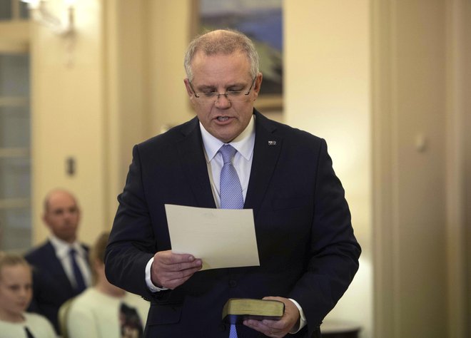 Novi avstralski premier Scott Morrison med prisego. FOTO: AP/Andrew Taylor