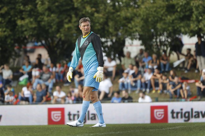 Borut Pahor na mednarodnem dobrodelnem nogometnem spektaklu. FOTO: Leon Vidic/delo