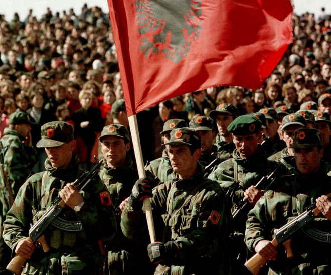 Do borčevskih&nbsp;pokojnin je za zdaj upravičeno skupno 40.000 ljudi, Osvobodilna vojska Kosova pa je na vrhuncu bojev leta 1999 štela 18.000 pripadnikov.