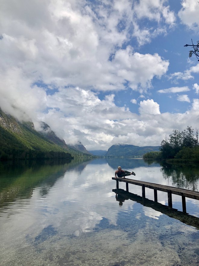 Joga ob Bohinjskem jezeru Foto osebni Arhiv A. M.