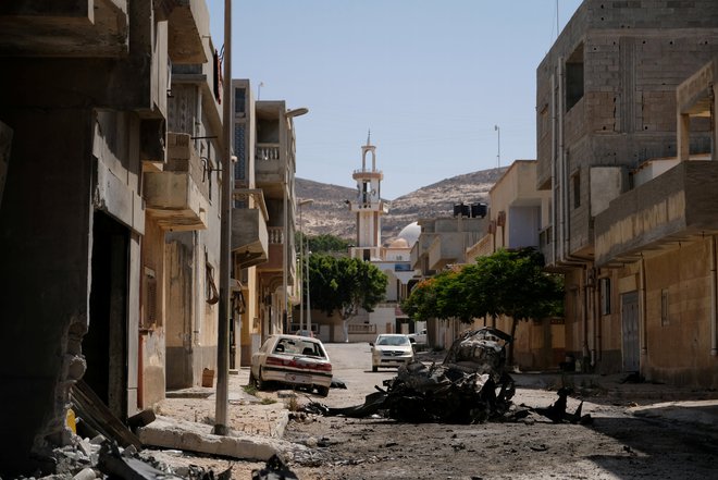 Kljub temu da je od velikega obrata v libijski zgodovini minilo že sedem let, so razmere v &ndash; bolj ali manj &ndash; padli državi še naprej kaotične. Foto: Esam Al-fetori/Reuters