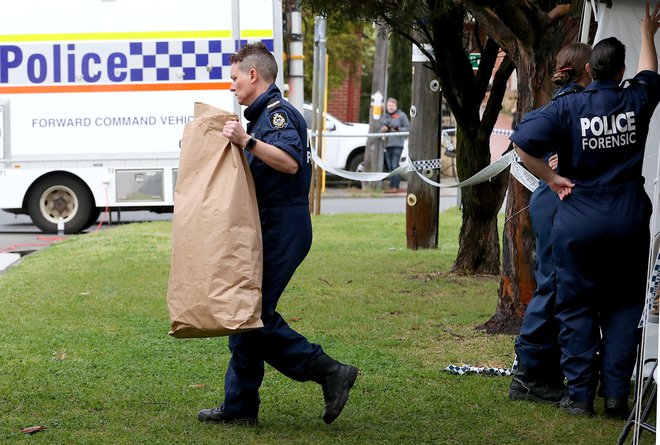 Policija je priprla 24-letnega Anthonyja Harveya. FOTO: Stringer Reuters