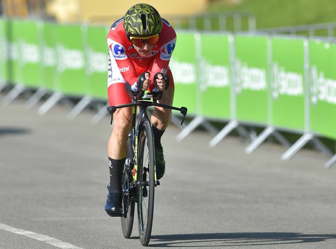 Simon Yates je v vožnji na čas presegel pričakovanja. FOTO: AFP