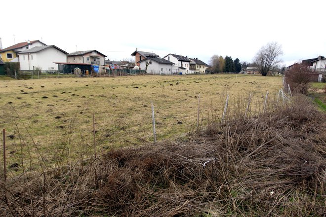 Del stanovanj v naselju bi namenili za pilotni projekt stanovanjske zadruge. FOTO: Roman Šipić