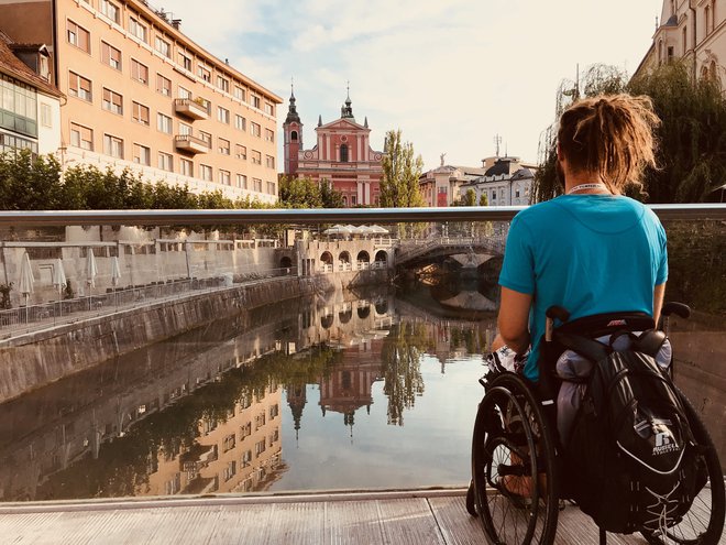 Aljoša Škaper pri odkrivanju Ljubljane. FOTO: Osebni arhiv