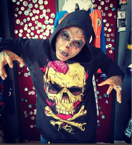 Kolumbijec Kalaka Skull menda edini, ki si je v iskanju želene podobe dal odrezati ušesa in nos.&nbsp;FOTO: Instagram