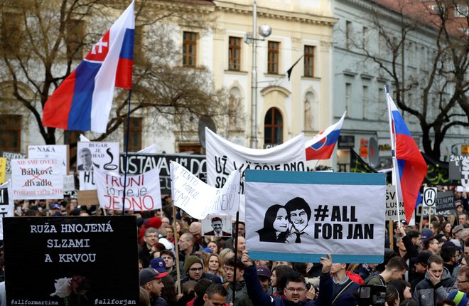 Na Slovaškem se kljub prijetju osumljencev napovedujejo novi protesti. FOTO: Reuters