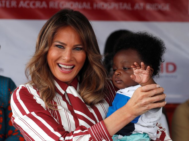 Melania Trump med obiskom otroške bolnišnice. FOTO: Carlo Allegri/Reuters