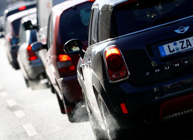Evropski parlament močno pritiska na avtomobilsko industrijo v smeri ostrega zmanjšanja izpustov ogljikovega dioksida.<br />
Foto Reuters