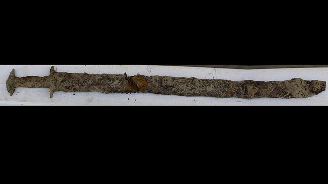 Arheologi postavljajo nastanek dragocenega meča v 5. ali 6. stoletje. FOTO: Jönköpings Läns Museum