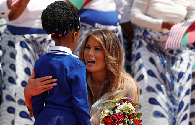 Afrika je Melanii naposled izvabila iskren nasmeh. FOTO: Reuters