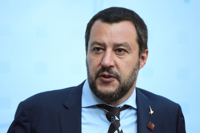 Italijanski notranji minister Matteo Salvini predsedniku evropske komisije Jean-Claudu Junckerju očita, da uničuje EU in Italijo. Foto Reuters