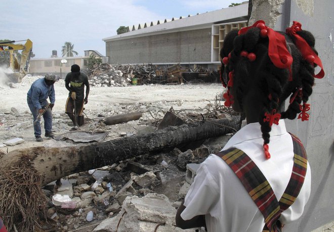 Leta 2010 je po potresu na Haitiju umrlo 200.000 ljudi. Fotografija je iz tega leta. FOTO: Reuters