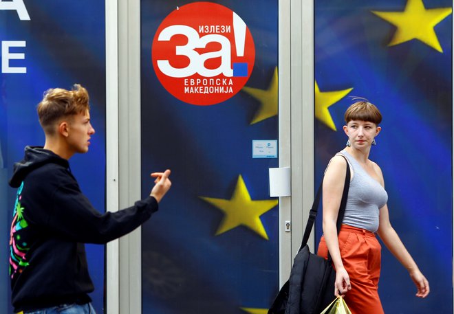 Izseljevanje mladih ni trend le v Makedoniji, temveč tudi v širši regiji. FOTO: Reuters