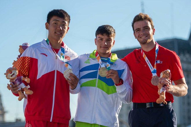 Lan Tominc je v Buenos Airesu stopil na najvišjo stopničko. Foto Ioc