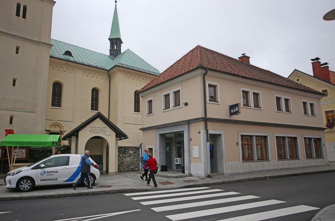 3. decembra naj bi NLB zaprla vrata petnajstih poslovalnic po državi.&nbsp;FOTO: Tadej Regent/Delo