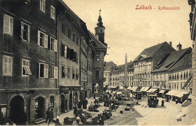 Ljubljanski Mestni trg leta 1903. Fotografija Zgodovinski arhiv Ljubljana