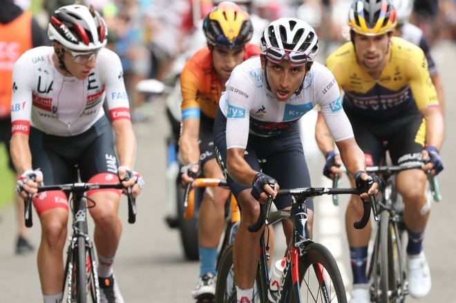 Egan Bernal (v sredini) se je že večkrat znašel v slovenskem sendviču. FOTO: Kenzo Tribouillard/AFP