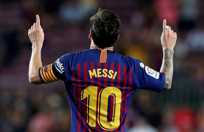 Glavno vprašanje pred začetkom španske sezone: kako motiviran bo zares Lionel Messi, če bo ostal v majici Barcelone? FOTO: Albert Gea/Reuters