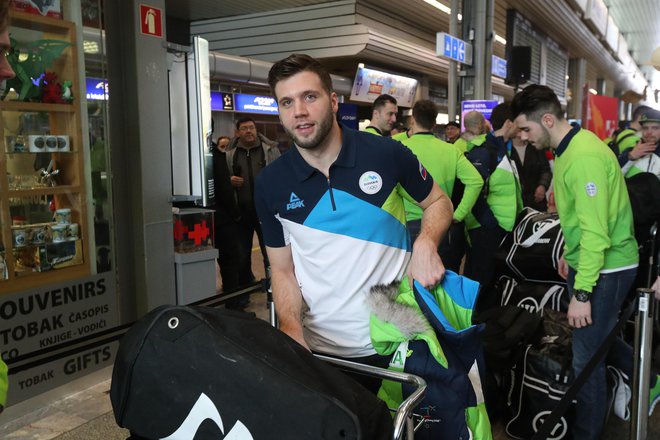 Rok Tičar bo moral s prtljago k novemu hokejskemu delodajalcu.&nbsp; FOTO: Marko Feist/Slovenske novice