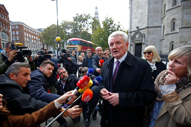 Ivica Todorić v pogovoru z novinarji po tem, ko je sodišče odločilo, da bo izročen na Hrvaško. FOTO: REUTERS/Henry Nicholls