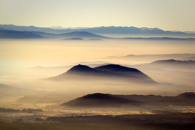 So tudi drugje neštete usode, ki bi rade kaj povedale o sebi, če bi jih le znali vprašati?&nbsp; FOTO: Vornac Vogel/Delo